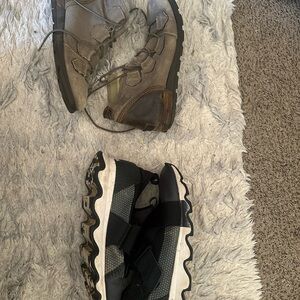 Sorel Women's Gray and Black Shoes Bundle